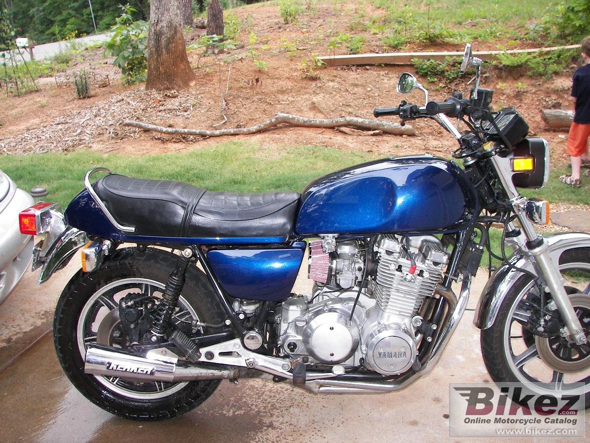 Maquette GUILOY 1/6 : YAMAHA XS 1100LG - Collection
